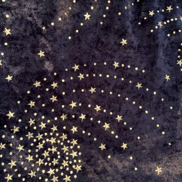 Super cute Medium Velvety Lounge/ PJ set preowned. Very comfortable! - Picture 10 of 10